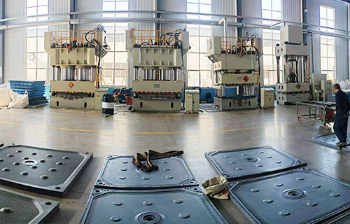 3600噸壓濾機濾板成型液壓機